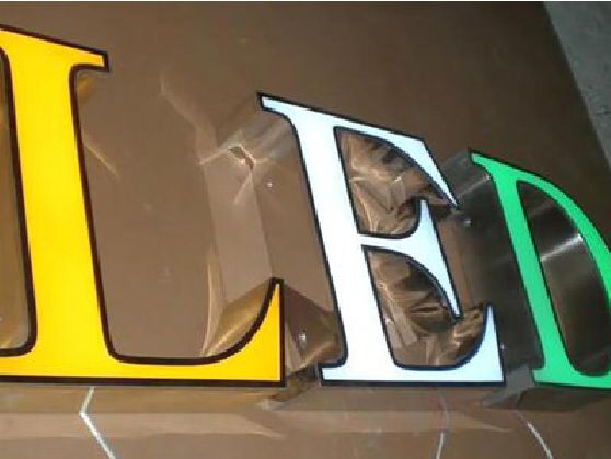 保靖介绍LED招牌的基础知识。